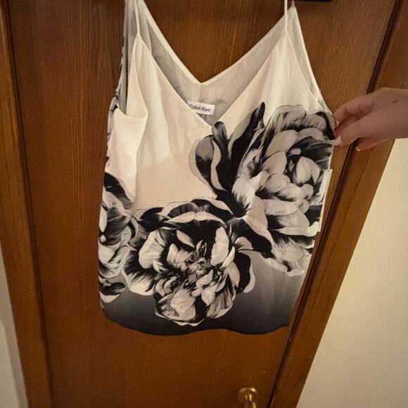 Brand new with tags- Calvin Klein - Picture 7 of 7